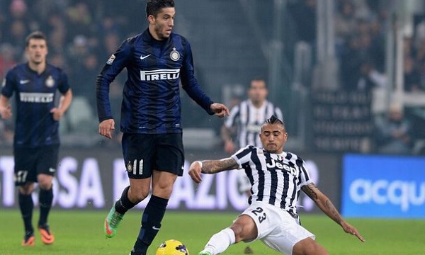 NBA常规赛战报：湖人客场险胜太阳,