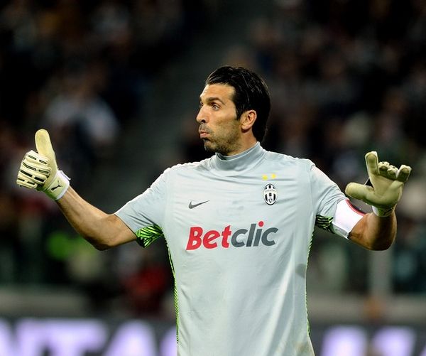 杰伦·布伦森33分率队大胜，助攻数跻身尼克斯队史前18