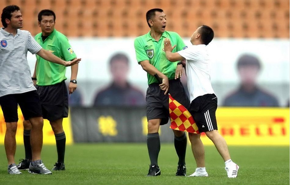 世体：巴萨内部认为凯恩很乐意来到西甲，莱万是一个很好先例